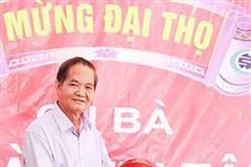 Nâng mức mừng thọ, chúc thọ đối với người cao tuổi