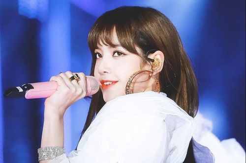 Khả năng hát live của Lisa