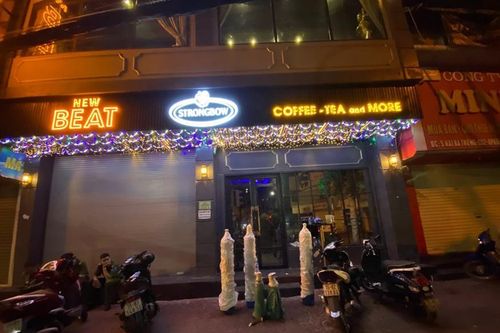 Hàng chục dân chơi đất cảng thác loạn trong bar bất chấp lệnh cấm