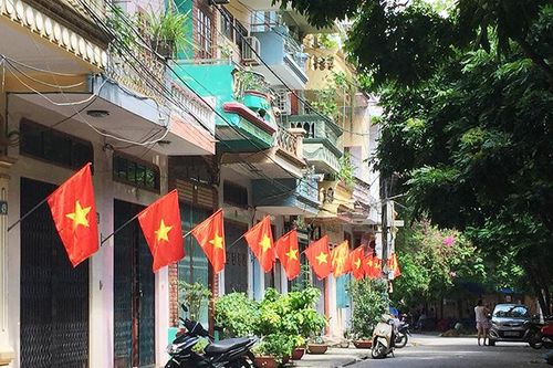 Thông báo về việc treo cờ Tổ quốc và nghỉ lễ