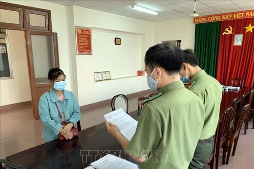 Phạt chủ tiệm thuốc 10 triệu đồng vì tung tin khẩu trang giả trên Facebook