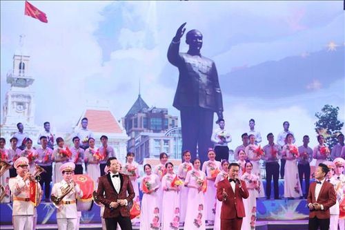 'Tổ quốc tôi chưa đẹp thế bao giờ' tái hiện hành trình vĩ đại 75 năm
