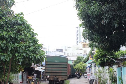 Thận trọng khi sống bên đường ray tàu hỏa
