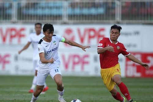 Tiền vệ Lý Công Hoàng Anh: 'Ngọc thô' của ông Park