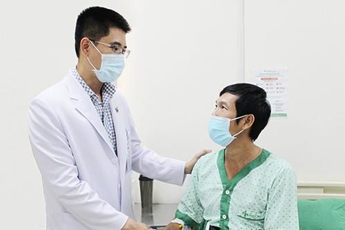 Phẫu thuật cột sống cho bệnh nhân bị thoát vị đĩa đệm nặng