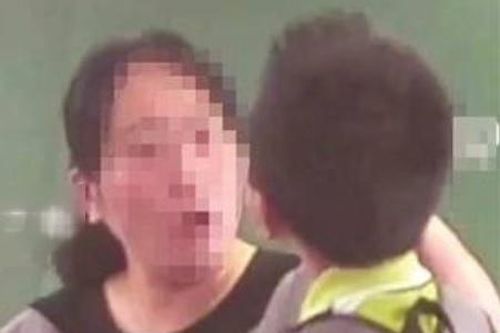 32 học sinh ở Trung Quốc bị giáo viên bạo hành