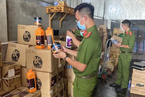 Thị trường ngày 4/9: Thu giữ gần 10 tấn nguyên liệu trà sữa không rõ nguồn gốc