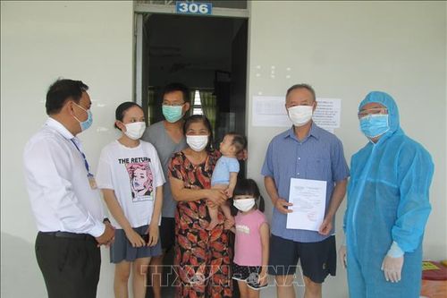 Dịch COVID-19: 170 công dân Việt Nam trở về từ Pháp hoàn thành cách ly tập trung