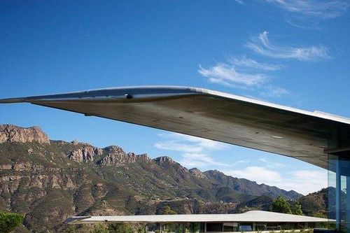 Nữ doanh nhân chơi trội dựng villa từ xác máy bay Boeing 747
