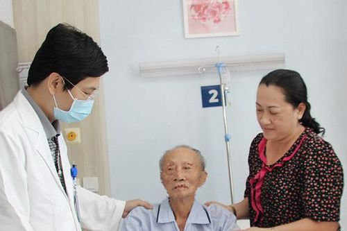 U đại tràng suýt tử vong mà lại tưởng bị rối loạn tiêu hóa