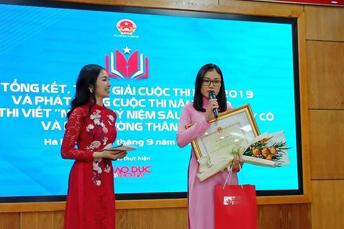 Trao giải cuộc thi 'Những kỷ niệm sâu sắc về thầy cô và mái trường mến yêu'