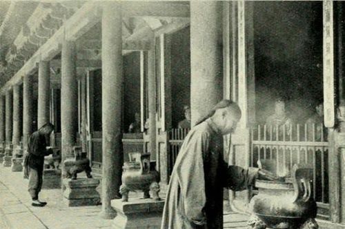 Cuộc sống thực triều đại nhà Thanh: Quan viên giàu sang, bách tính cực khổ