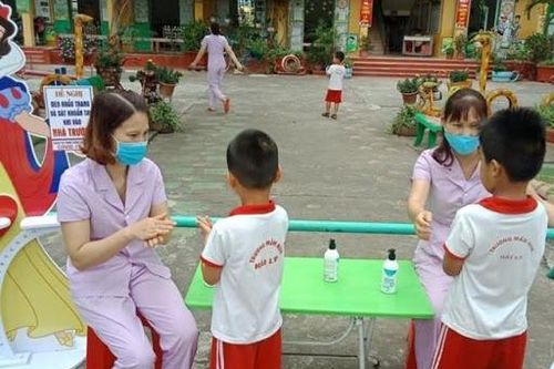 Miễn học phí cho trẻ MN 5 tuổi đến THCS diện cận nghèo