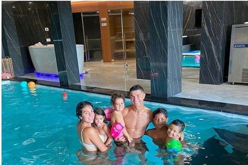 Ronaldo mua tặng bạn gái nhẫn kim cương bạc tỉ