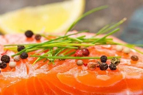 Những lưu ý khi ăn cá hồi mà ai cũng cần nắm rõ