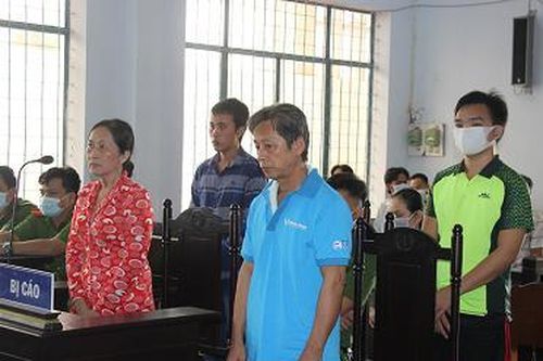 Cà Mau: Cả gia đình lãnh án vì tạt xăng vào đoàn cưỡng chế