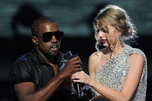 Cùng gặp vấn đề giống nhau về bản quyền, nhưng Kanye West và Taylor Swift lại có hành động trái ngược