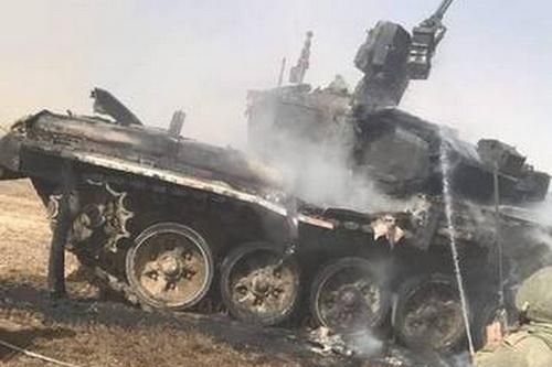 T-90A của Nga hỏng nặng sau khi trúng tên lửa từ BMP-2