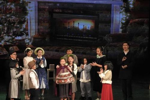 Sân khấu thiếu nhi hút khách