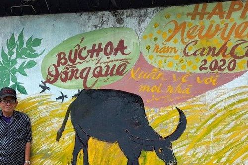 Người họa sĩ già với niềm đam mê mang đến 'mùa xuân' cho những bức tường cũ ở Sài thành