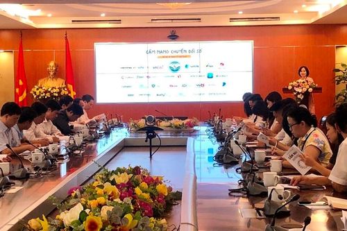 Ra mắt Cẩm nang chuyển đổi số