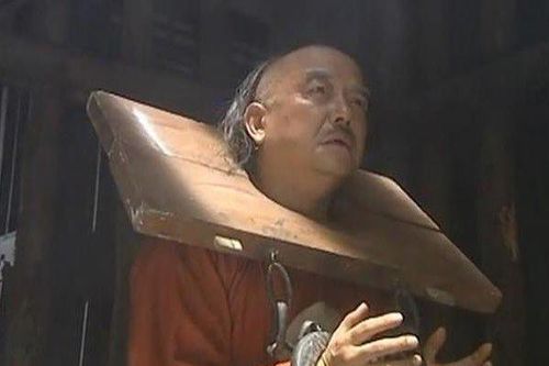 Hòa Thân không bao giờ ngờ rằng di chiếu của Càn Long lại là ba chữ này