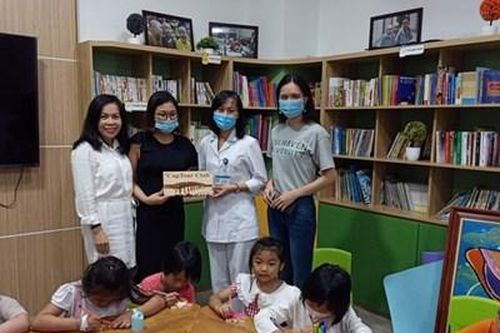 Doanh nghiệp du lịch Hà Nội mang Trung thu tới cho các bệnh nhi