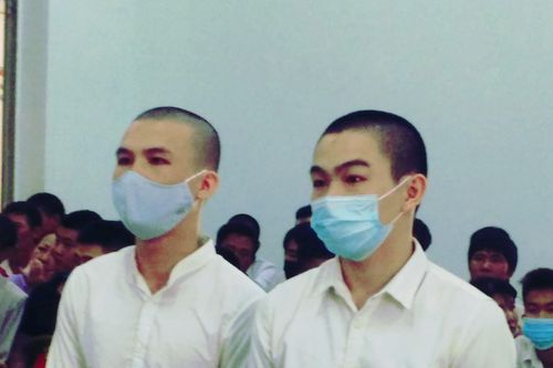Liên tục hầu tòa