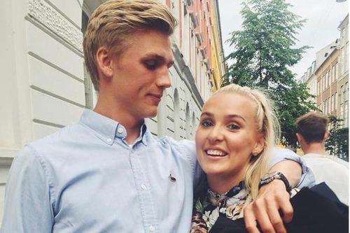 Thủ môn Alex Runarsson và chuyện tình cảm động với bạn gái xinh đẹp