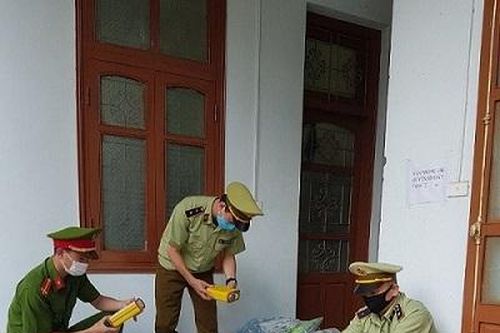 Lào Cai: Thu giữ 109 kg dạng bột và 20,84 lít dạng lỏng thuốc bảo vệ thực vật không rõ nguồn gốc