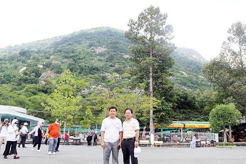 Ngọn núi cao nhất Nam bộ và những điều thú vị...
