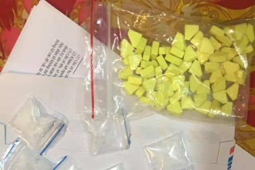 Bắt quả tang '9X' mua bán trái phép chất ma túy