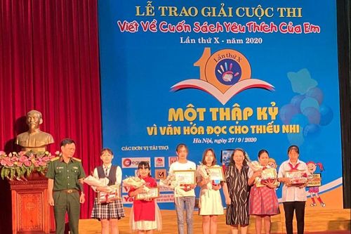 Trao giải cuộc thi 'Viết về cuốn sách yêu thích của em'
