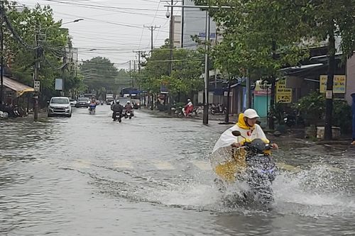 Cà Mau: Mưa lớn kéo dài gây nhiều thiệt hại