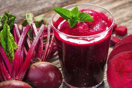 Mẹ trẻ hối hận vì tưởng củ dền tốt cho con