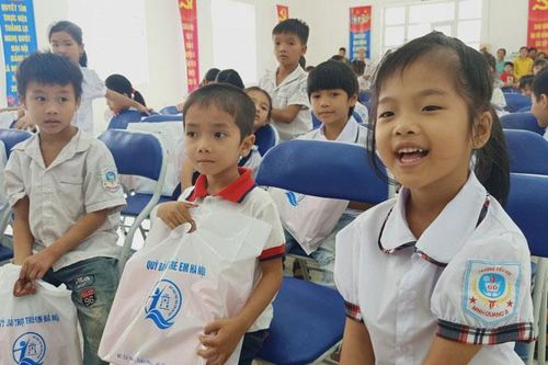 Chăm lo Tết Trung thu cho trẻ em nghèo