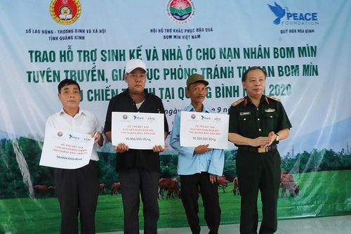 Xoa dịu nỗi đau cho nạn nhân bom, mìn tỉnh Quảng Bình