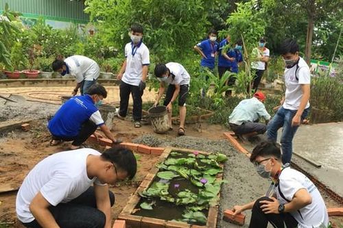 Hành trình xanh hóa những điểm đen