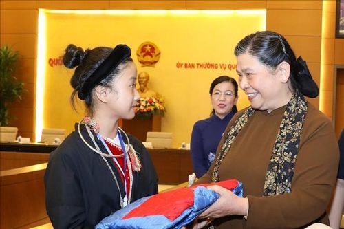 Phó Chủ tịch Thường trực Quốc hội gặp mặt Đoàn học sinh mồ côi, khuyết tật