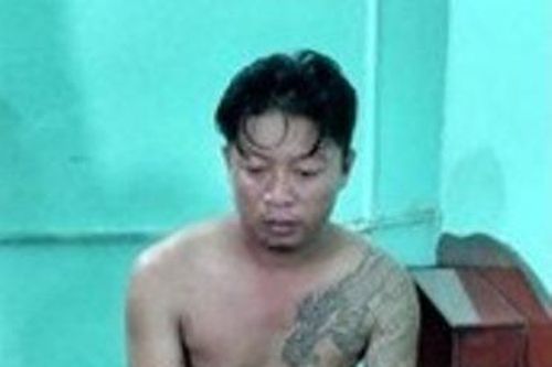 Đối tượng dùng dao đâm chết người ra đầu thú