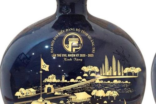Quảng Trị dừng mua bình gốm làm quà tặng tại Đại hội Đảng bộ