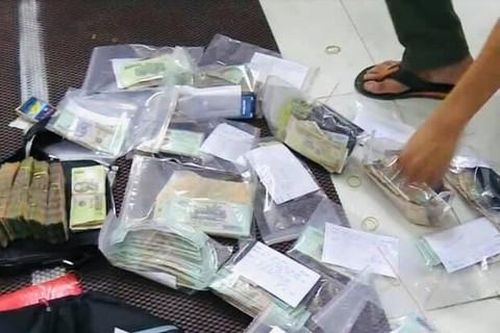 Nổ súng triệt phá sòng xóc đĩa ở Bình Dương, thu 800 triệu đồng