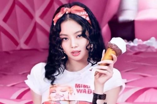 Những lần BlackPink diện trang phục gây tranh cãi