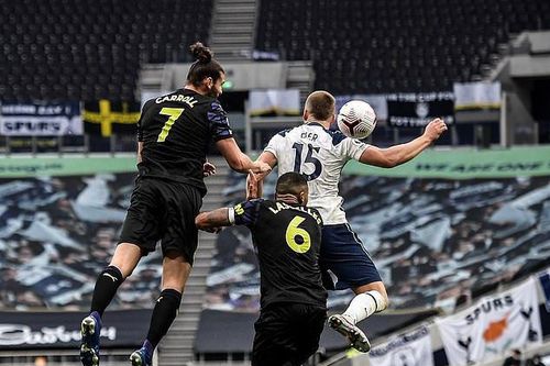 Vì sao Premier League tràn ngập bàn thắng?