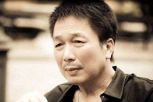 Vợ nhạc sĩ Phú Quang nói về chồng: 'Anh ấy vẫn đang phải đặt ống thở'
