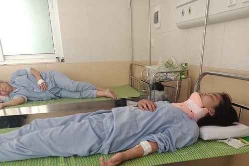 Hà Nội: Nữ sinh bị chặn đánh phải nhập viện