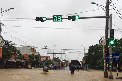 Quảng Bình vẫn tiếp tục mưa lớn, 37 thôn bản bị nước lũ chia cắt