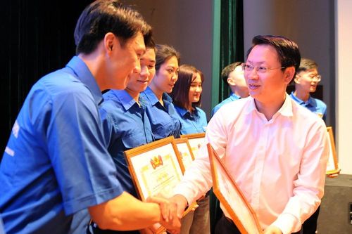 Vận động ít nhất 1 tỉ đồng học bổng hỗ trợ sinh viên