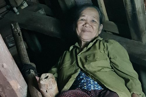 Lũ rút chậm, dân lao đao