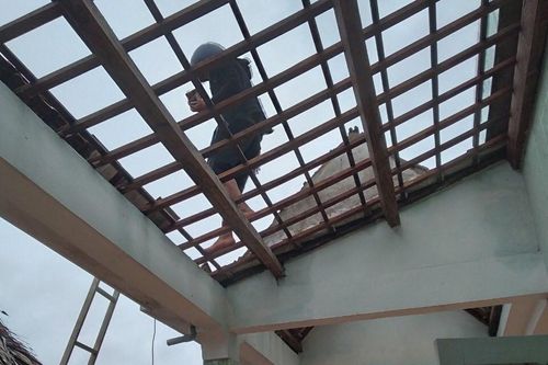 Quảng Nam: Gió lốc xoáy khiến hàng chục ngôi nhà bị tốc mái